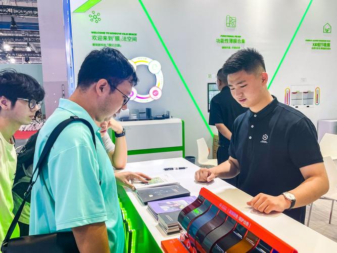 电动汽车集成"绿"技术,算力节能化